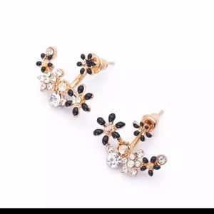 Brand new beautiful flower earrings